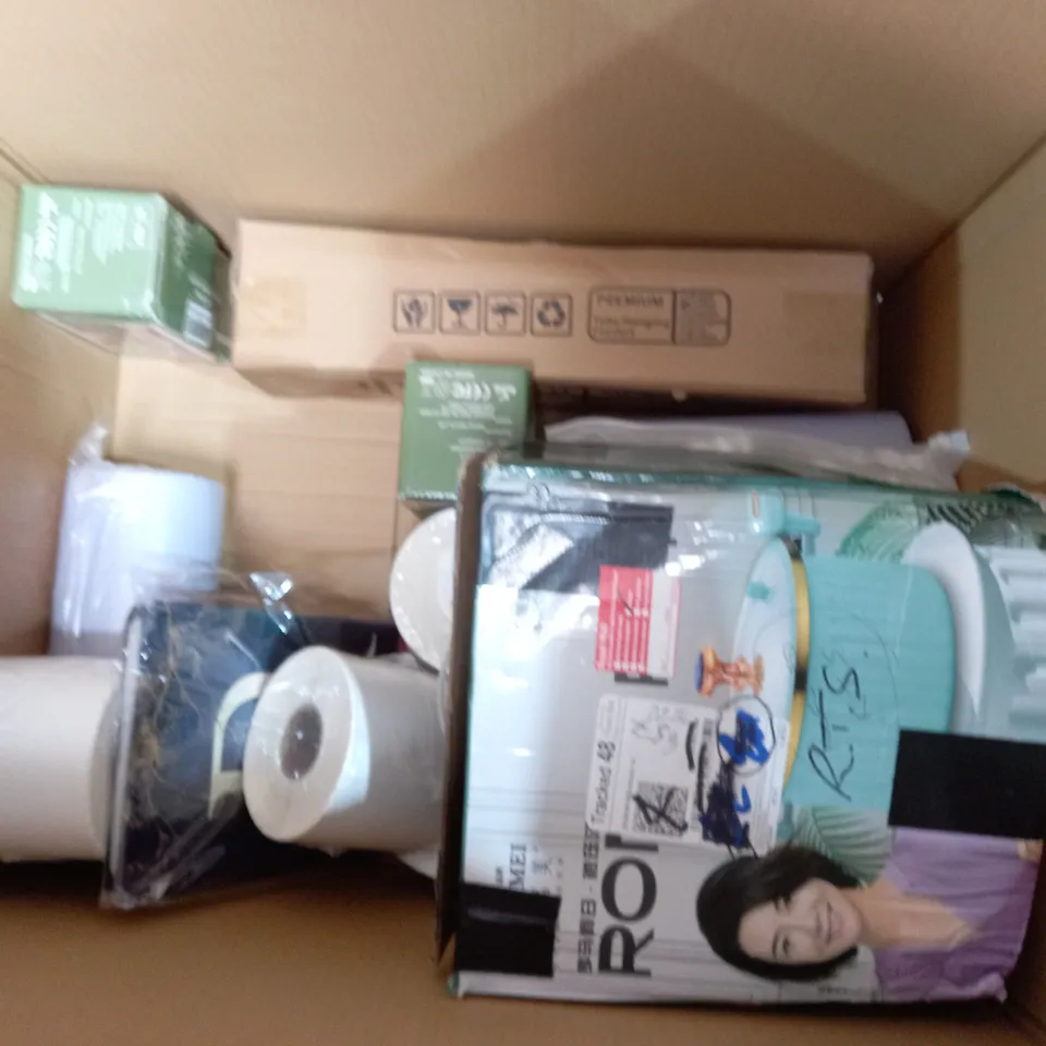 BOX OF ASSORTED HOUSEHOLD ITEMS TO INCLULD BLUE ROLL - SALAD SPINNER - XMAS LIGHTS 