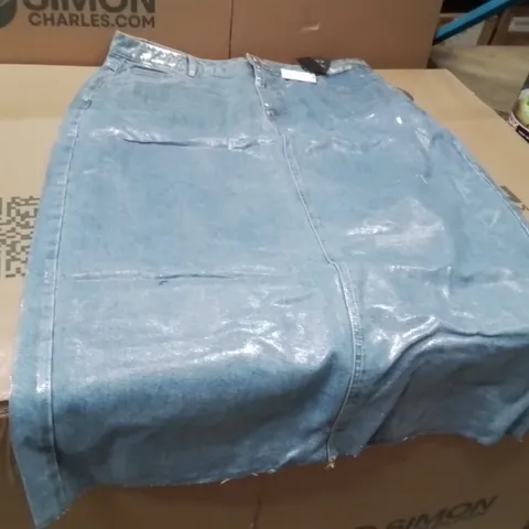 BOXED BRAND NEW APPROXIMATELY 13 JD WILLIAMS METALLIC SKIRT BLUE/SILVER SIZE 22