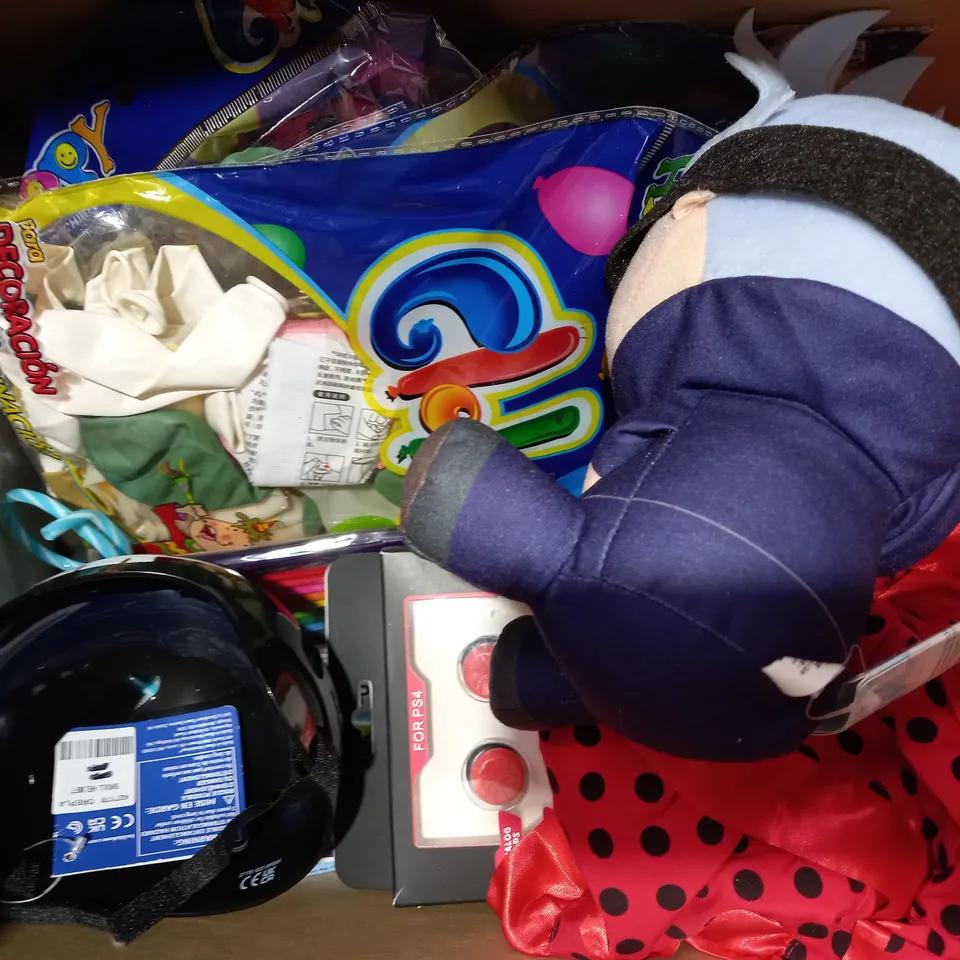 BOX OF APPROXIMATELY 10 ASSORTED TOYS AND GAMES TO INCLUDE 123 BABY BATH CRAYONS, NIGHTMARE BEFORE CHRISTMAS CARD GAME, JOHN LEWIS CODE BREAKER GAME, ETC