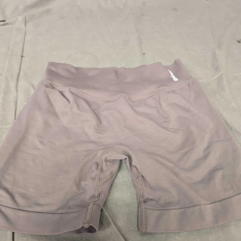 DFYNE GYM SHORTS SIZE M 