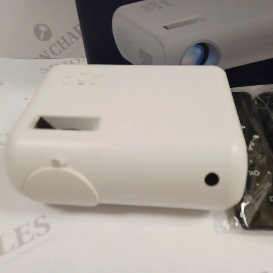 CLOKOWE VIDEO PROJECTOR