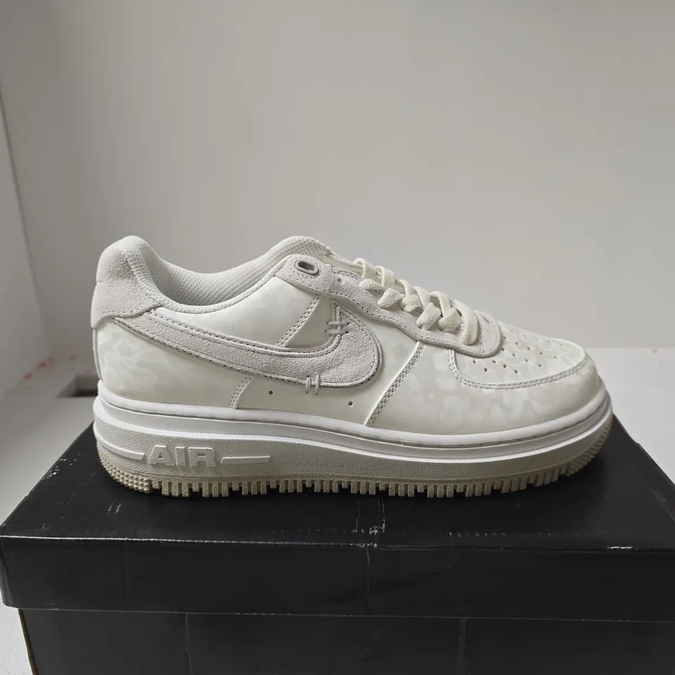 NIKE AIR FORCE 1 LOW LUXE SUMMIT WHITE LIGHT BONE UK 7.5 BOXED