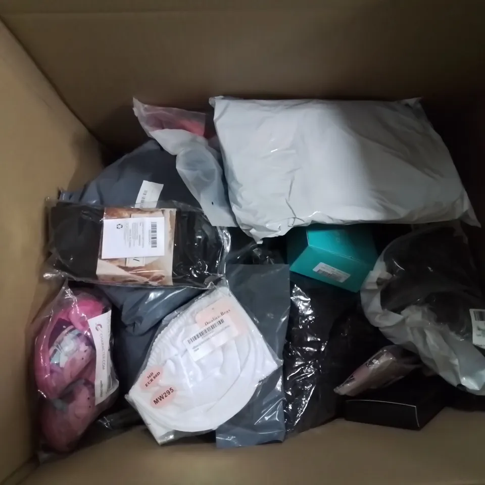 BOX CONTAINING LARGE QUANTITY OF MIXED EVERYDAY HOUSEHOLD ITEMS TO INCLUDE: PEPE JEANA JEANS, GET FIT SHOES, SEVERAL FATHERS DAY BRACELETS, NUMBER CODED PADLOCKS, BRACES ETC.