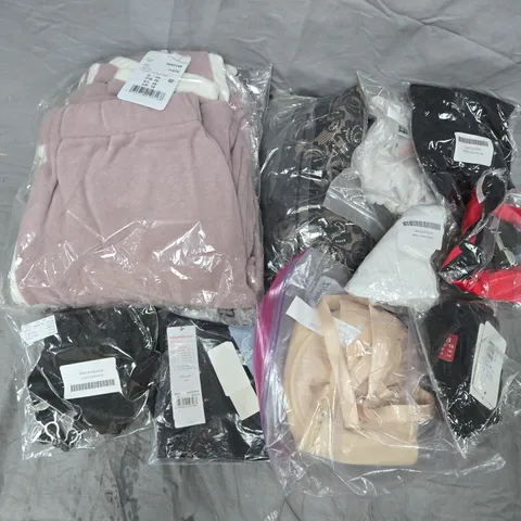 APPROXIMATELY 15 ASSORTED CLOTHING ITEMS IN VARIOUS COLOURS, SIZES, AND STYLES TO INCLUDE BRANDS SUCH AS FERAUD, ROSAFAIA, GOSSARD, ETC