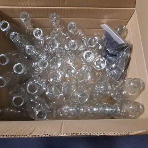 LOT OF APPROXIMATELY 30 PLASTIC BOTTLES WITH SCREW TOPS