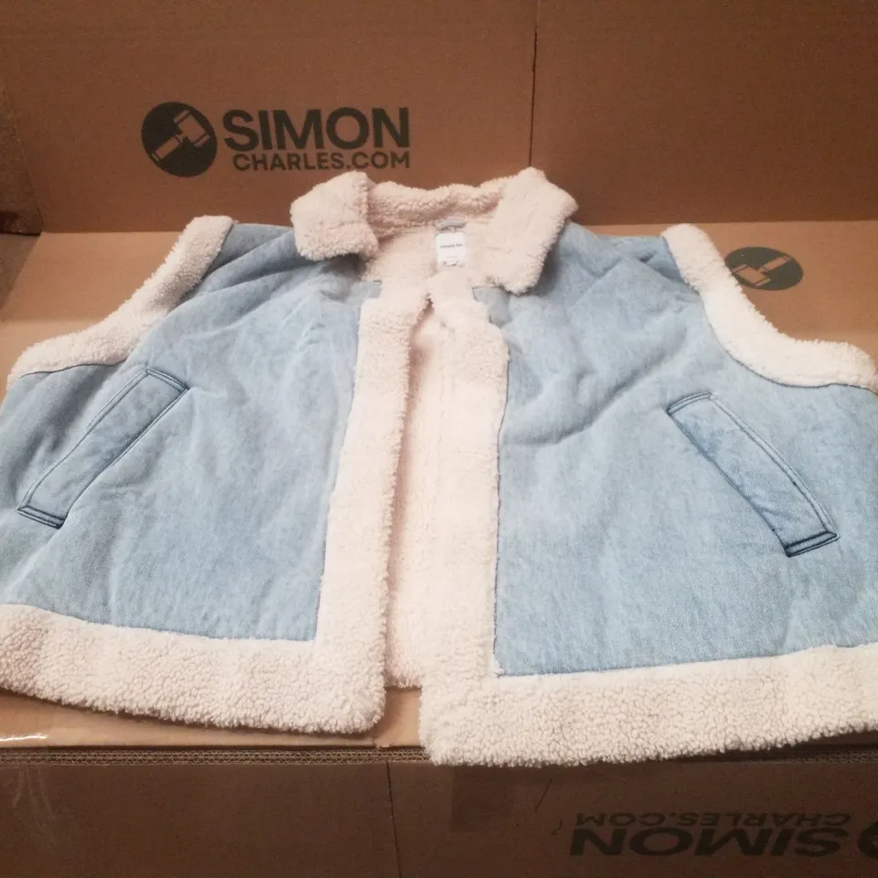 BOX CONTAINING APPROXIMATELY 4 BRAND NEW SIMPLY BE BLUE REGULAR SLEEVELESS DENIM GILETS - SIZE 30