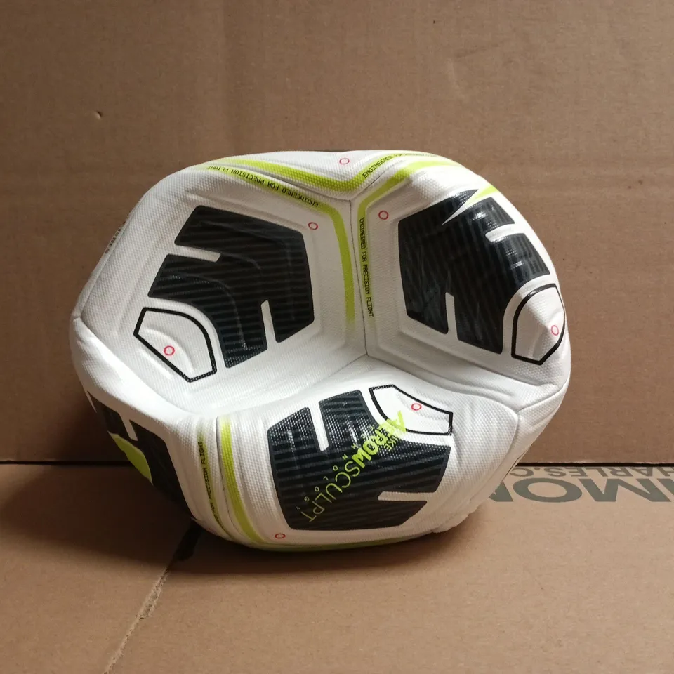 NIKE ACADEMY TEAM FOOTBALL SIZE 5