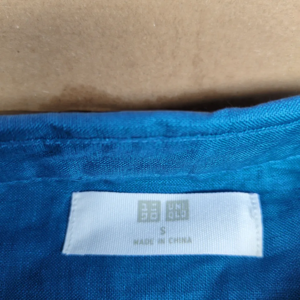 UNIQLO BLUE LINEN SHIRT – SIZE S