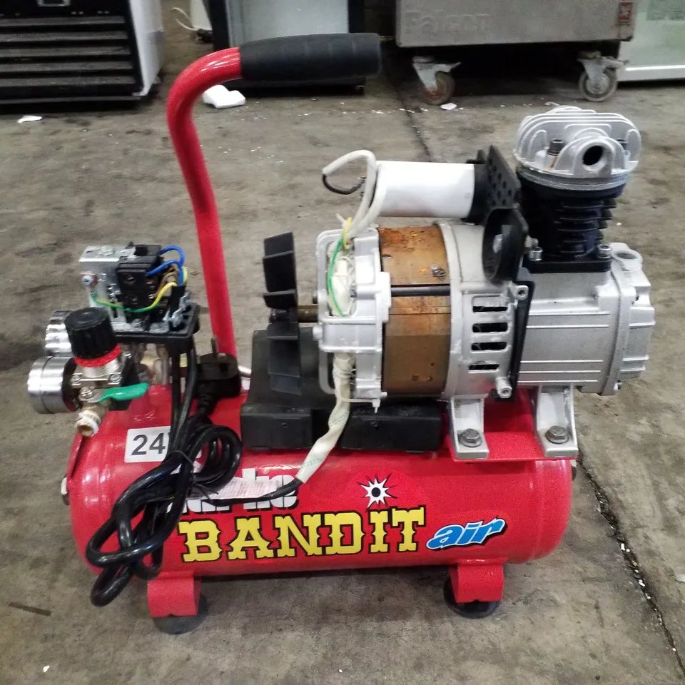 CLARKE BANDIT V 4.2CFM 8 LITRE 1HP AIR COMPRESSOR (230V)