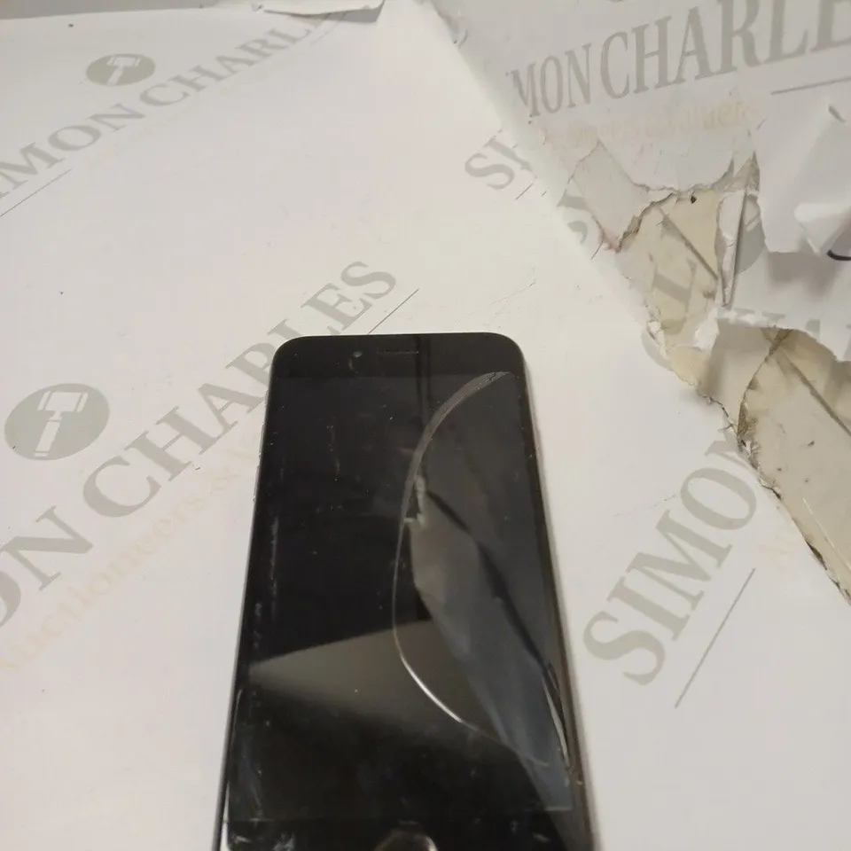 APPLE IPHONE MODEL A1586