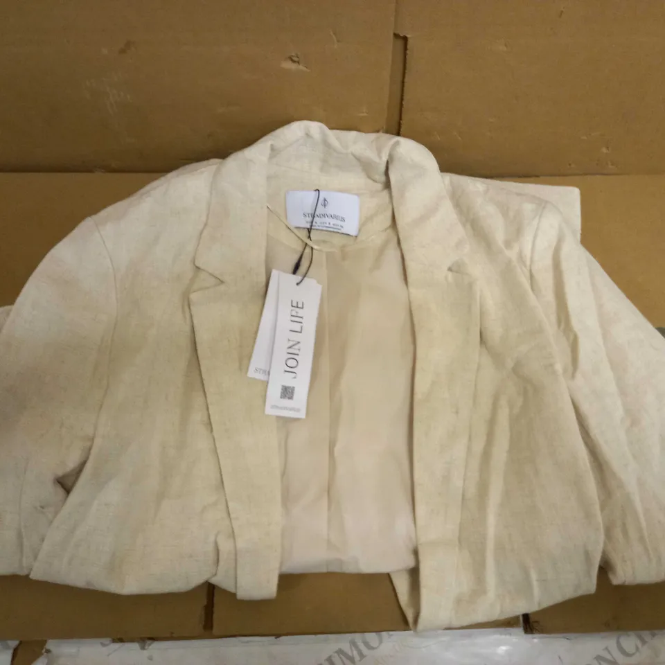 STRADIVARIUS BLAZER - CREAM SIZE EU SMALL