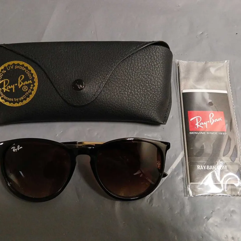 PAIR OF RAY BAN GLASSES IN CASE