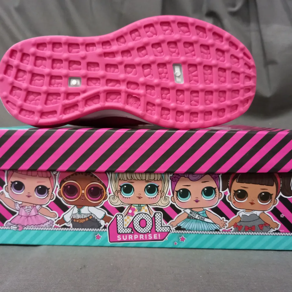 BOXED PAIR OF LOL SURPRISE KIDS SHOES IN PINK W. GLITTER EFFECT EU SIZE 29