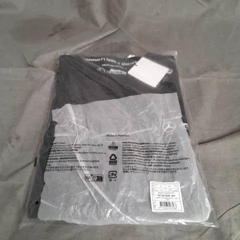 AMG PETRONAS FORMULA ONE SMALL LOGO TEE IN BLACK SIZE XL