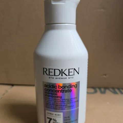 REDKEN ACIDIC BONDING CONCENTRATE SHAMPOO – 300 ML