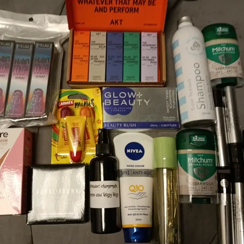LARGE QUANTITY OF ASSORTED HEALTH AND BEAUTY ITEMS TO INCLUDE SURE DEODERANT, GLOW+ BEAUTY FORMULA AND HAIR COLOUR SPRAY
