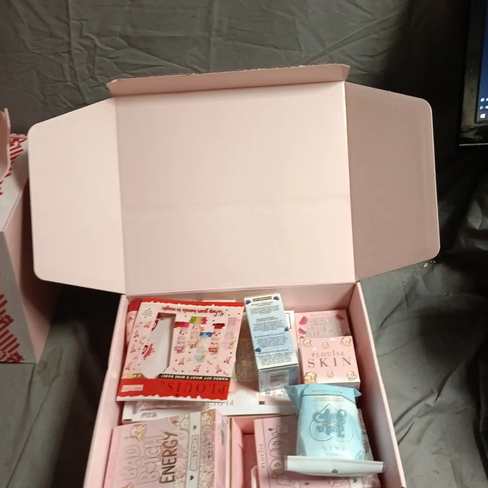 PLOUISE GIFT BOX SET TO INCLUDE:3X LIP CONDITIONER,  COTTON PADS, CLEANSER, EYE PALETTE,  AFTER DARK SKINCARE SET, JELLY REMOVER, MAKEUP MELTER, BODY BUTTER, LIQUID BLUSH AND HAND CREAM