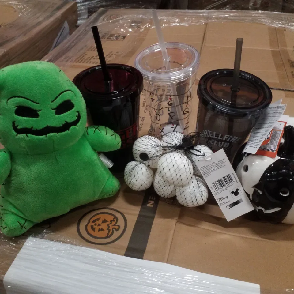 PALLET CONTAINING ASSORTED BRAND NEW HALLOWEEN DECORATIONS INCLUDING OOGIE BOOGIE PLUSH, JACK SKELETON HANGING HEADS, STRANGER THINGS PLASTIC TUMBLERS & STRIPED LIGHT UP PUMPKINS