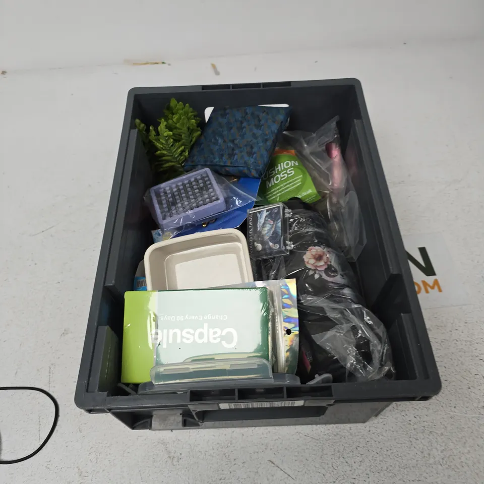 TOTE OF APPROXIMATELY 15 ASSORTED ITEMS TO INCLUDE: CASIO TAX CALCULATOR