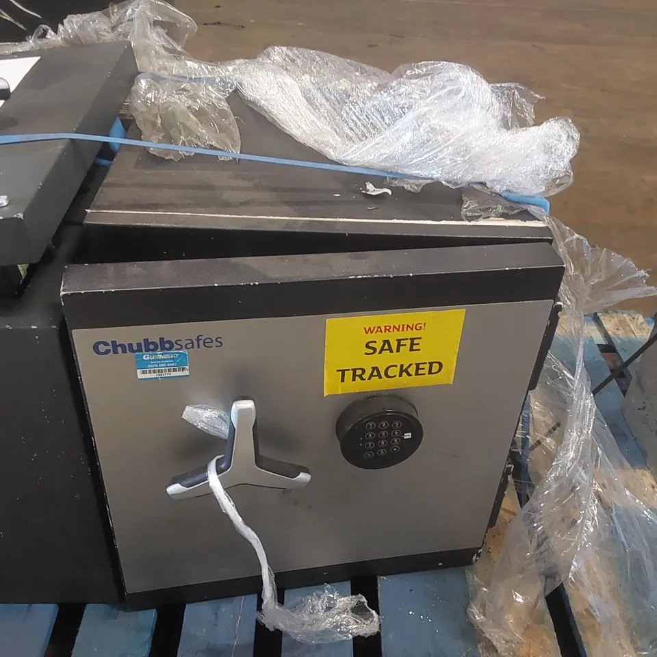 CHUBBSAFES HEAVY DUTY SECURITY SAFE