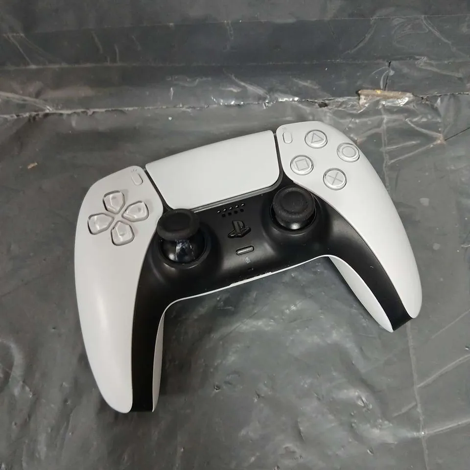 BOXED PLAYSTATION 5 DUAL SENSE CONTROLLER 