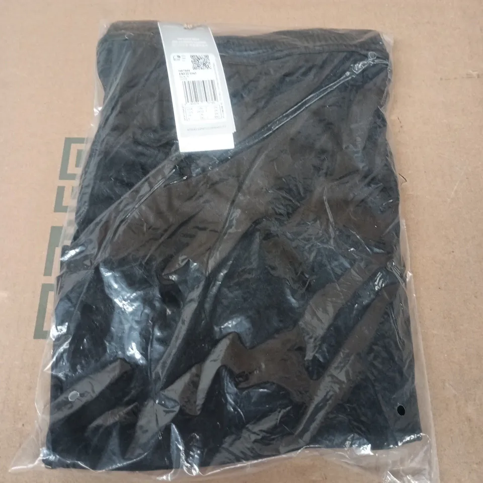 BAGGED ADIDAS ENT22 SHORTS IN BLACK - UK 2XL