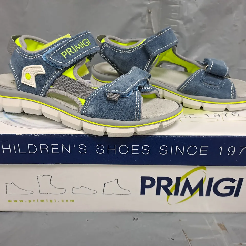 BOXED PAIR OF PRIMIGI OPEN TOE CHILDREN'S SANDALS IN BLUE/GREEN SIZE EU 34