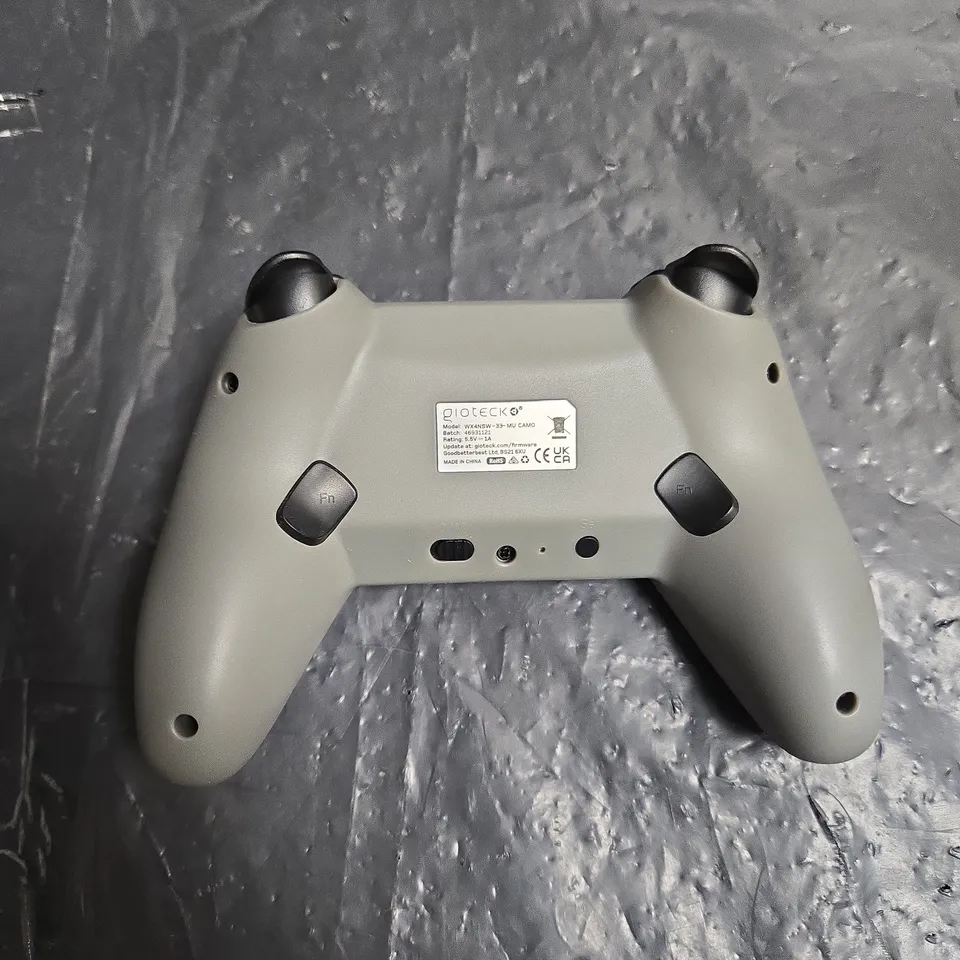 GIOTECK WX4 PREMIUM WIRELESS CONTROLLER – CAMOUFLAGE (NINTENDO SWITCH/PS3/PC)