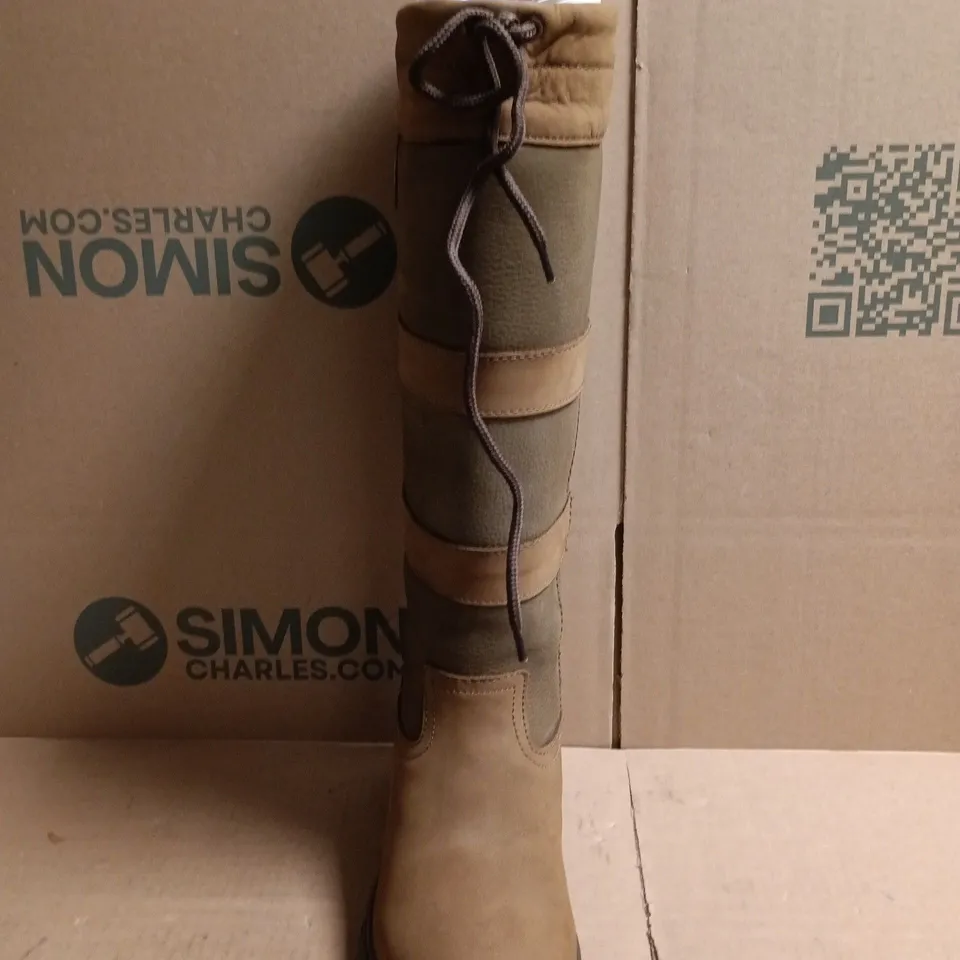 BOXED PAIR OF DUBLIN RIVER BOOTS III IN DARK BROWN SIZE UK 7