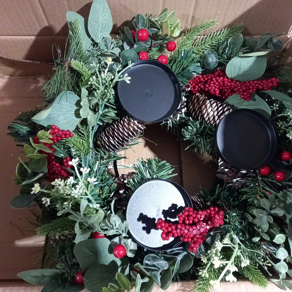 BOXED HOME REFLECTIONS 3 IN 1 FLAMELESS CANDLE WITH WREATH SET RED BERRY