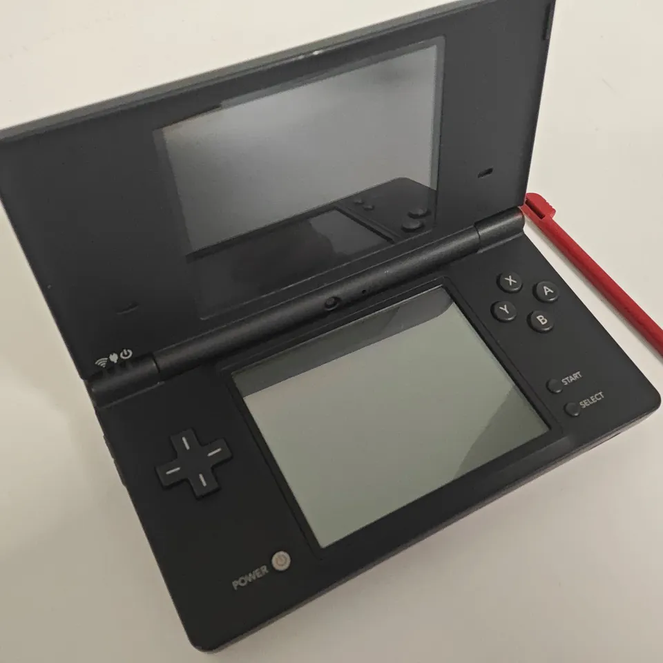 UNBOXED NINTENDO DS HANDHELD GAMING CONSOLE IN BLACK - TWL-001