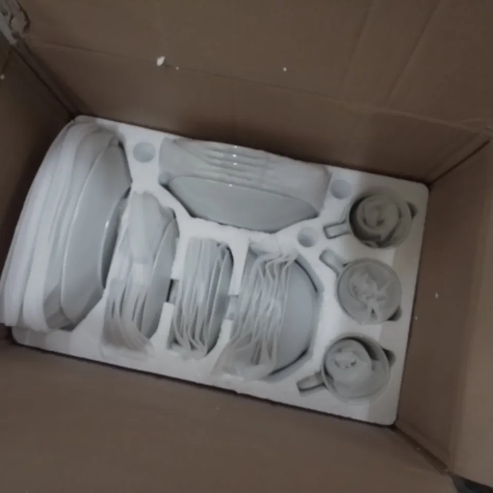 BOXED EBERN DESIGNS ISERAL PORCELAIN CHINA DINNER SET (2 BOXES)