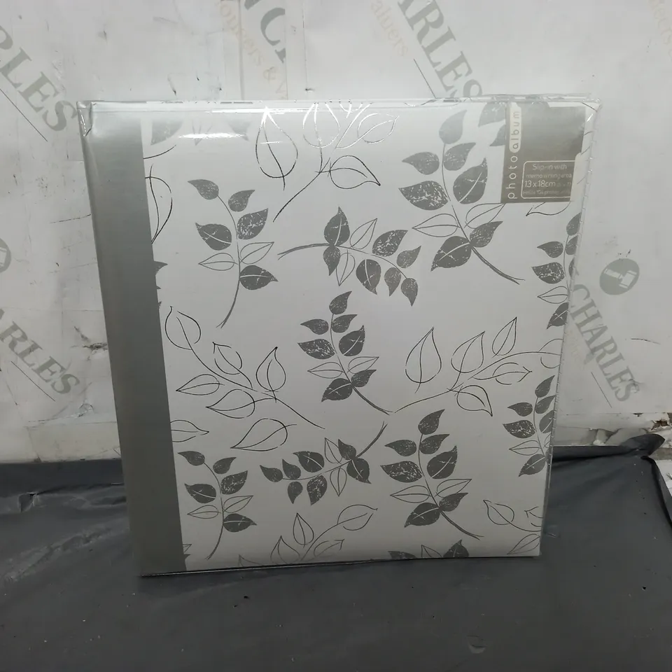 APPROXIMATELY 6 SILVER LEAF SLIP IN PHOYO ALBUMS