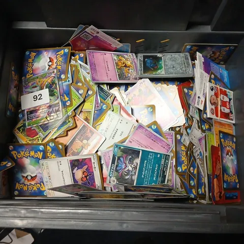 LOT OF ASSORTED LOOSE POKEMON CARDS
