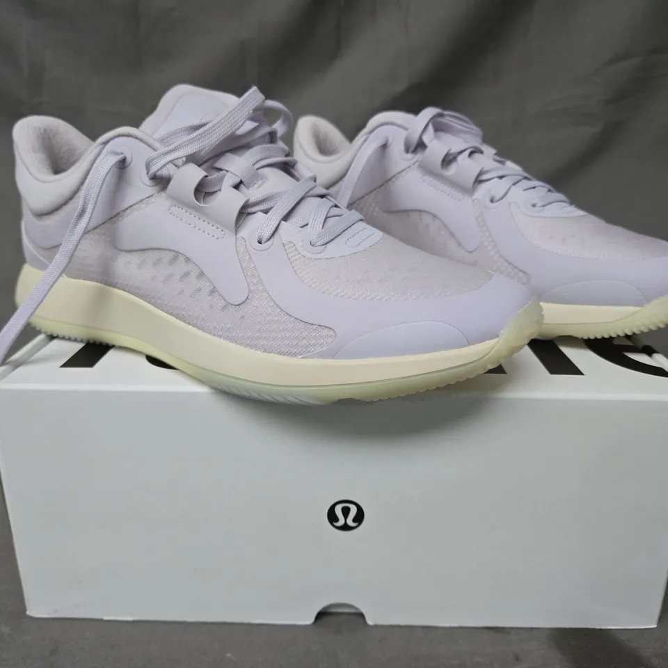 BOXED PAIR OF LULULEMON WOMEN'S STRONGFEEL TRAINING SHOES IN LILAC UK SIZE 6