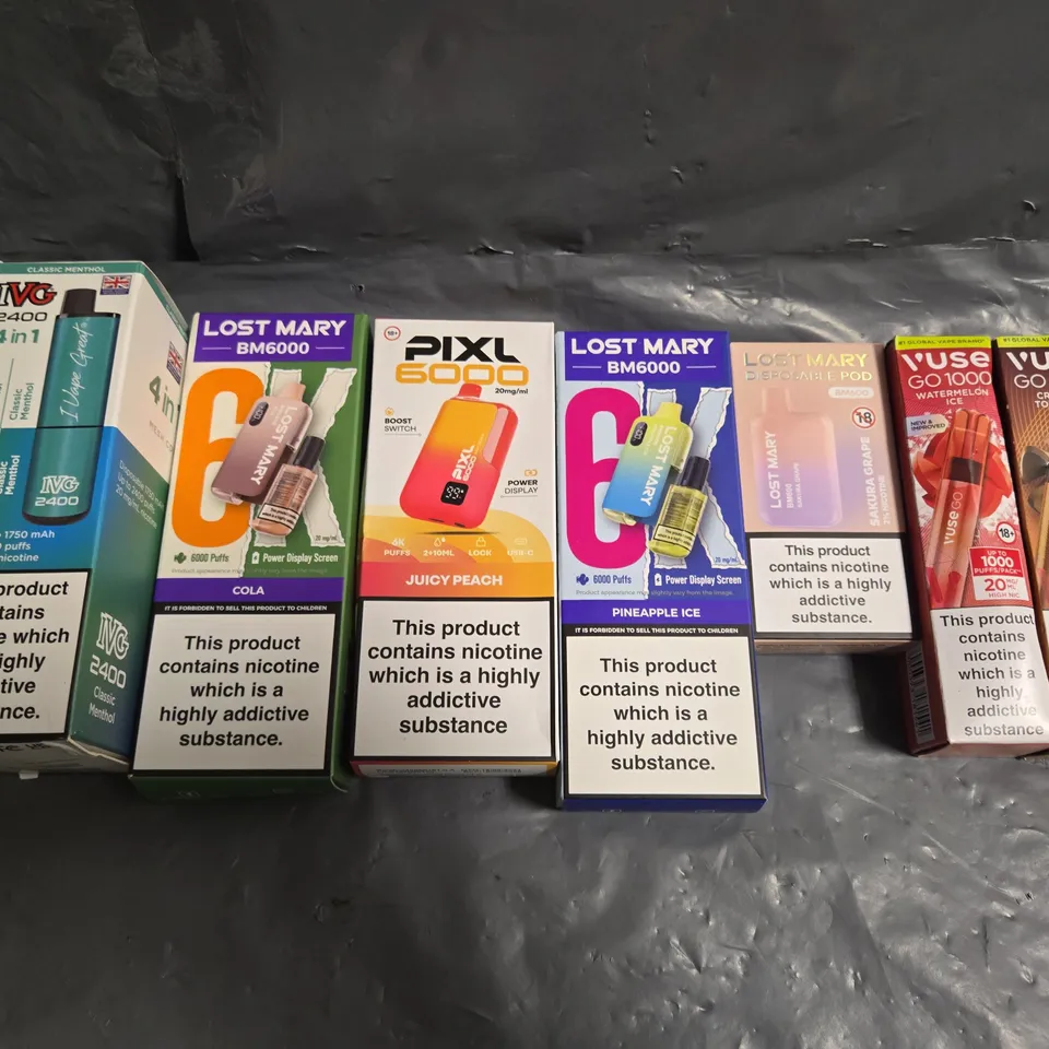 APPROXIMATELY 20 ASSORTED E-CIGARETTE & VAPING ITEMS IN VARIOUS BRANDS 