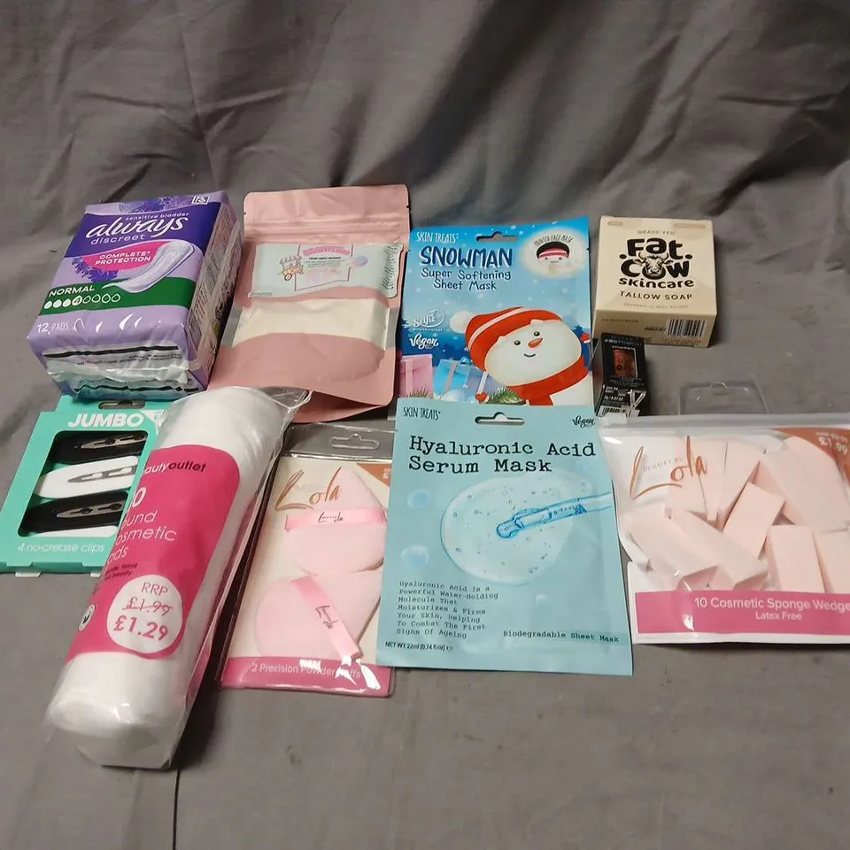 BOX OF APPROX 10 ASSORTED HEALTH & BEAUTY SKINCARE & COSMETICS ITEMS TOINCLUDE – MASKS, SERUMS, SPONGES & HYGIENE