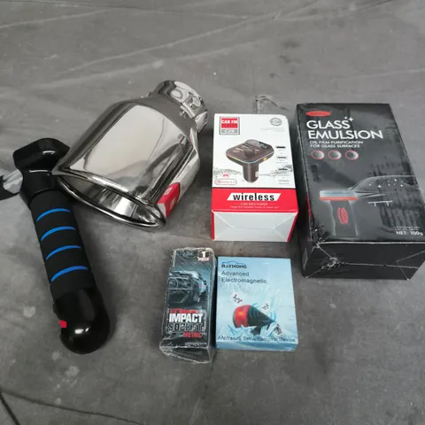 APPROXIMATELY 15 ASSORTED VEHICLE PARTS AND ACCESSORIES TO INCLUDE GLASS EMULSION, CAR MP3 PLAYER, IMPACT SOCKET ETC - COLLECTION ONLY