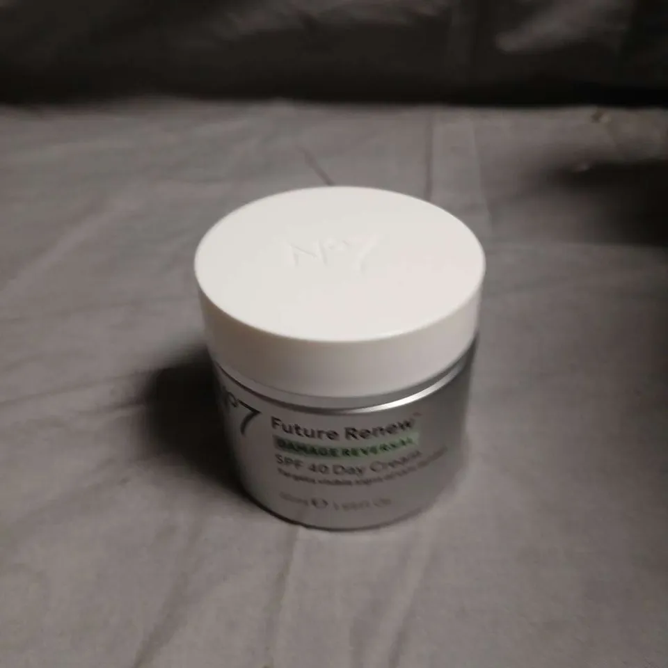 NO 7 FUTURE RENEW – SPF 40 DAY CREAM