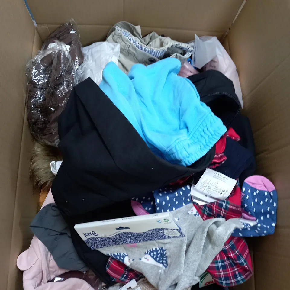 BOX OF ASSORTED CHILDRENS CLOTHING VARYING IN SIZE/COLOUR/STYLE TO INCLUDE:  TOPS, DRESSES, JUMPERS