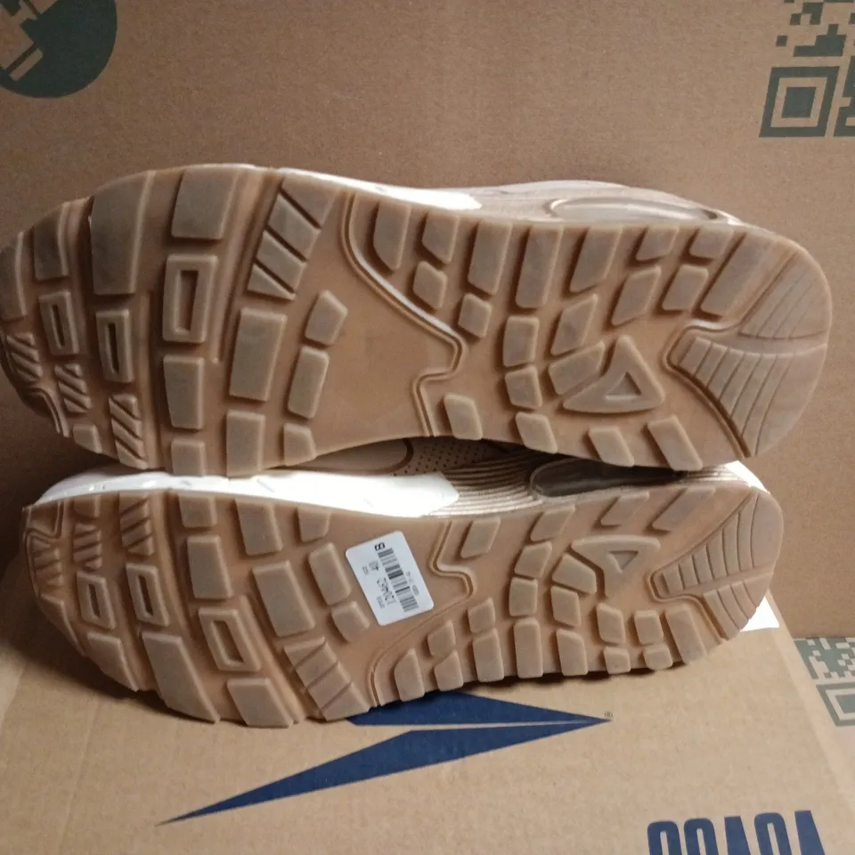 BOXED OSAGA BEIGE CASUAL RUNNING TRAINERS - EUR 40