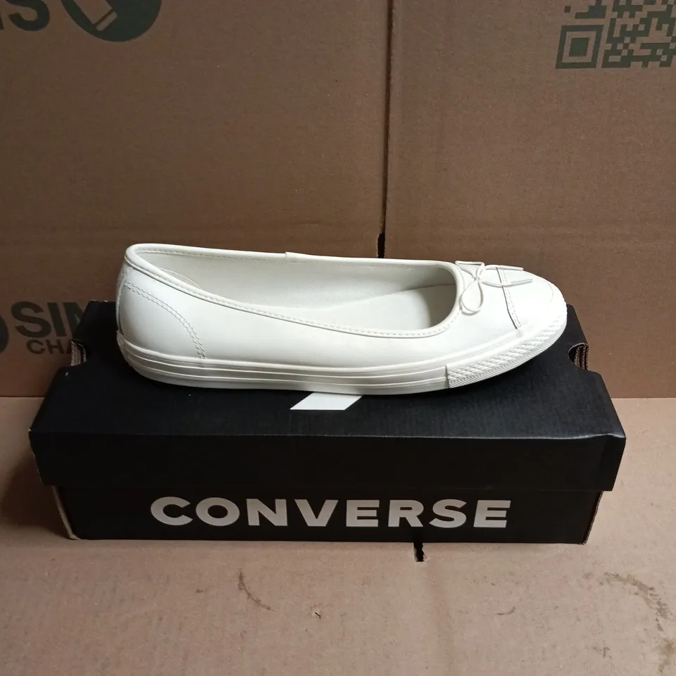 BOXED PAIR OF CONVERSE WOMEN'S CHUCK TAYLOR ALL STAR DAINTY BALLERINA WHITE LEATHER SHOES - 7