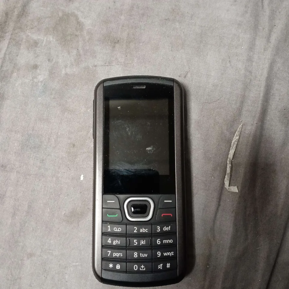 MOBIWIRE BASIC MOBILE PHONE IN BLACK/SILVER