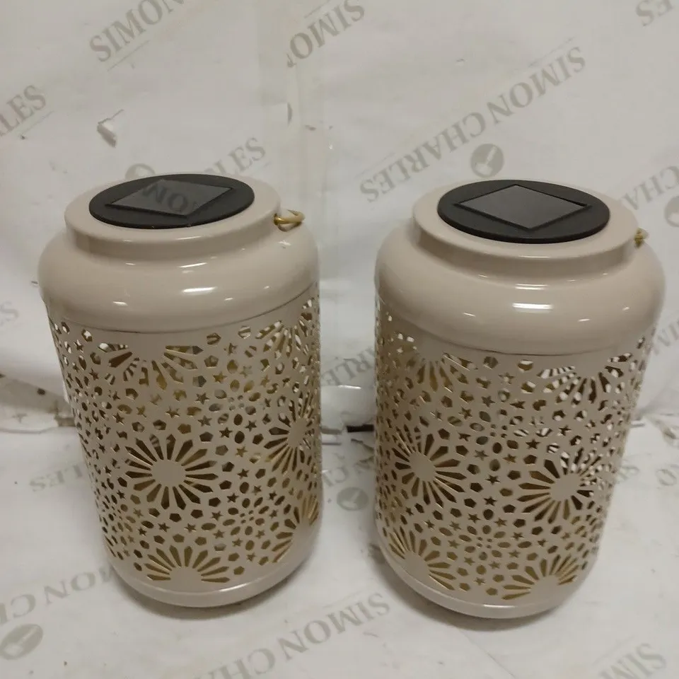 GARDEN REFLECTIONS SET OF 2 PATTERNED SOLAR LANTERNS, FLOWER
