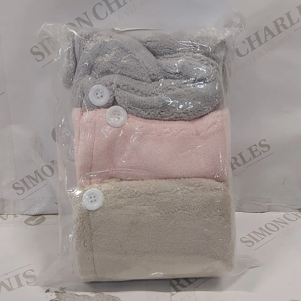 BOX OF APPROXIMATELY 80x PACKS OF 3 TOWEL HAIR DRYING CAPS 