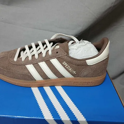 ADIDAS HANDBALL SPEZIAL W TRAINERS – BROWN SUEDE, UK 7