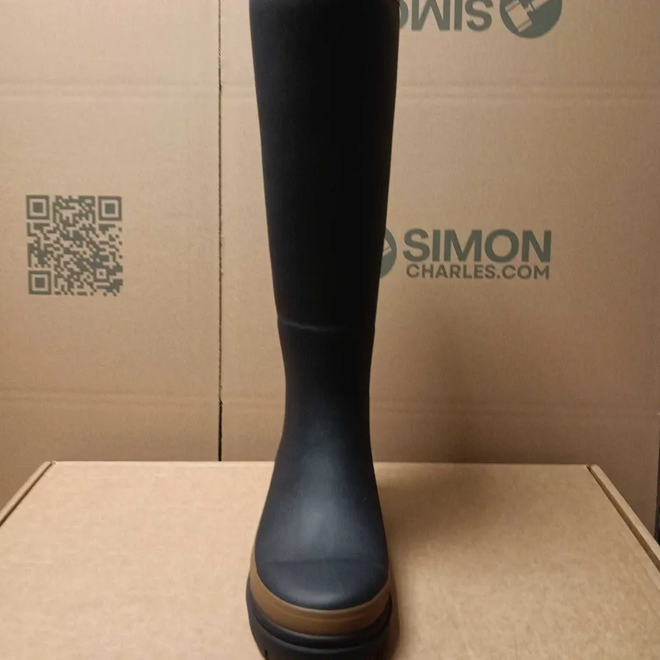 MERRY PEOPLE FERGIE BOOT – OXFORD BLUE KNEE-HIGH BOOT, UK 6 (EU 39)