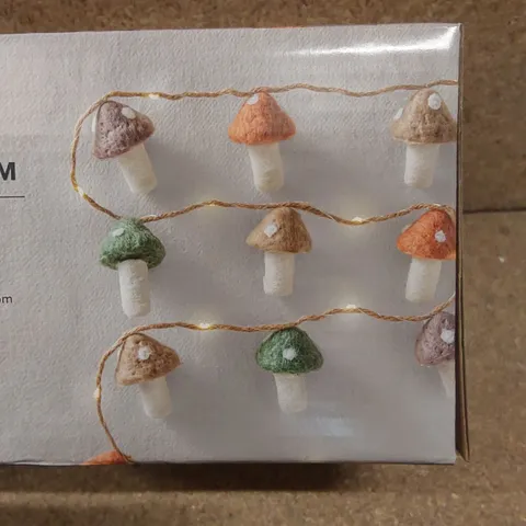 BRAND NEW BOXED SET OF 4 MUSHROOM STRING LIGHTS - 2.2m