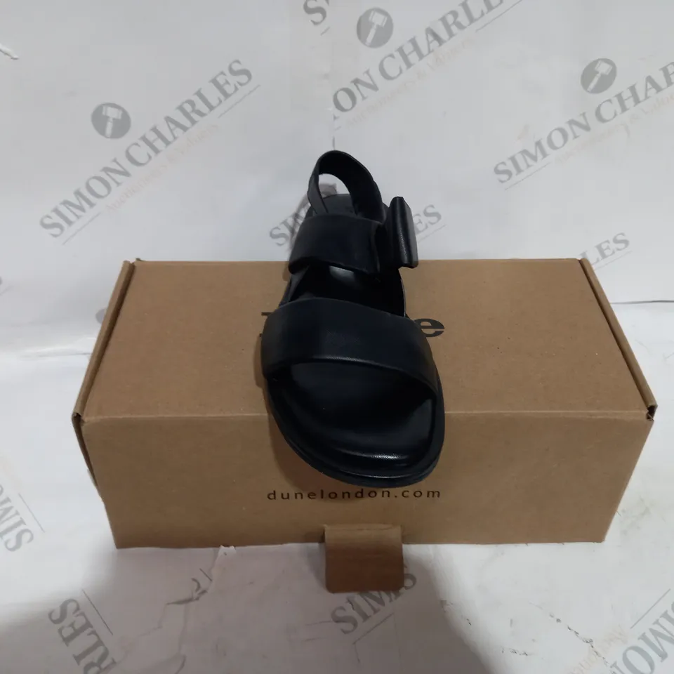 BOXED DUNE BLACK LEATHER COMFORT FLAT SANDALS SIZE 7