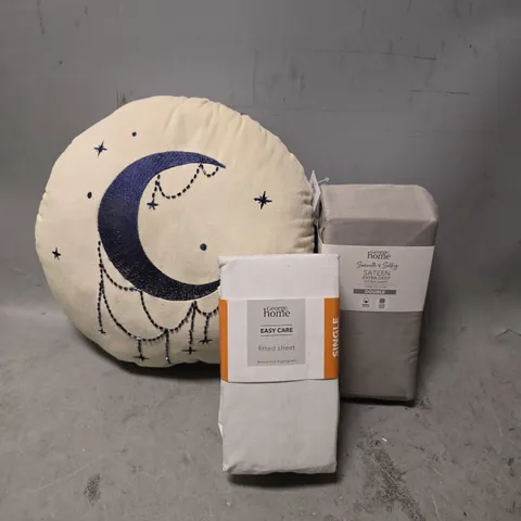 BOX OF APPROXIMATELY 10 ASSORTED BEDDING & SOFT FABRICS ITEMS TO INCLUDE - DUVET SETS - FITTED SHEETS - ETC